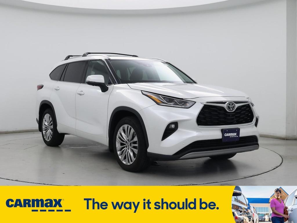 used 2025 Toyota Highlander car, priced at $52,998