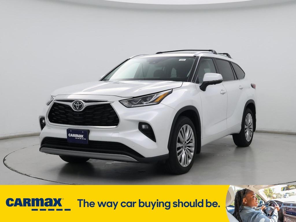 used 2025 Toyota Highlander car, priced at $52,998