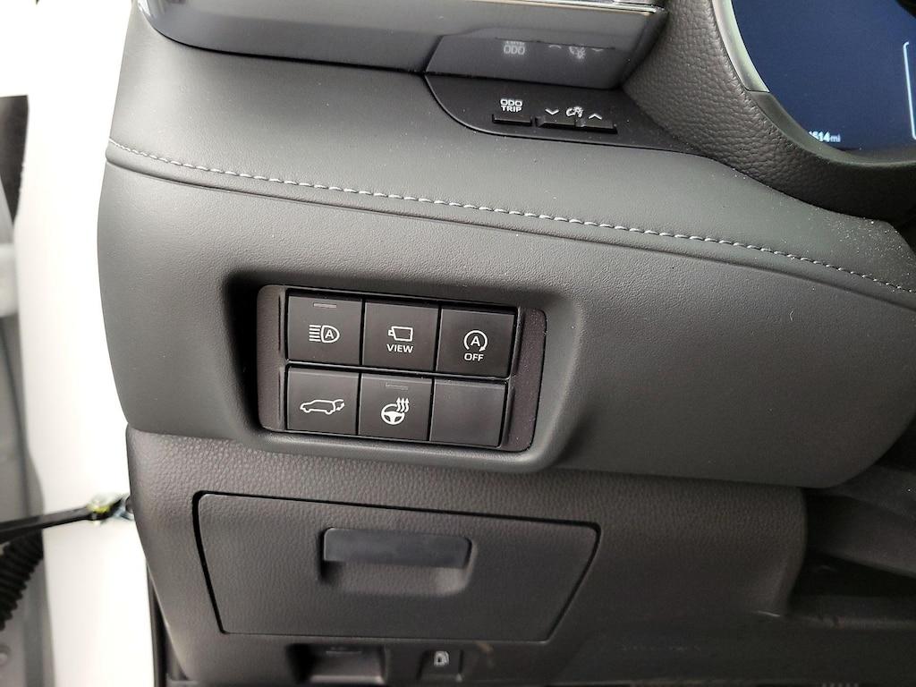 used 2025 Toyota Highlander car, priced at $52,998