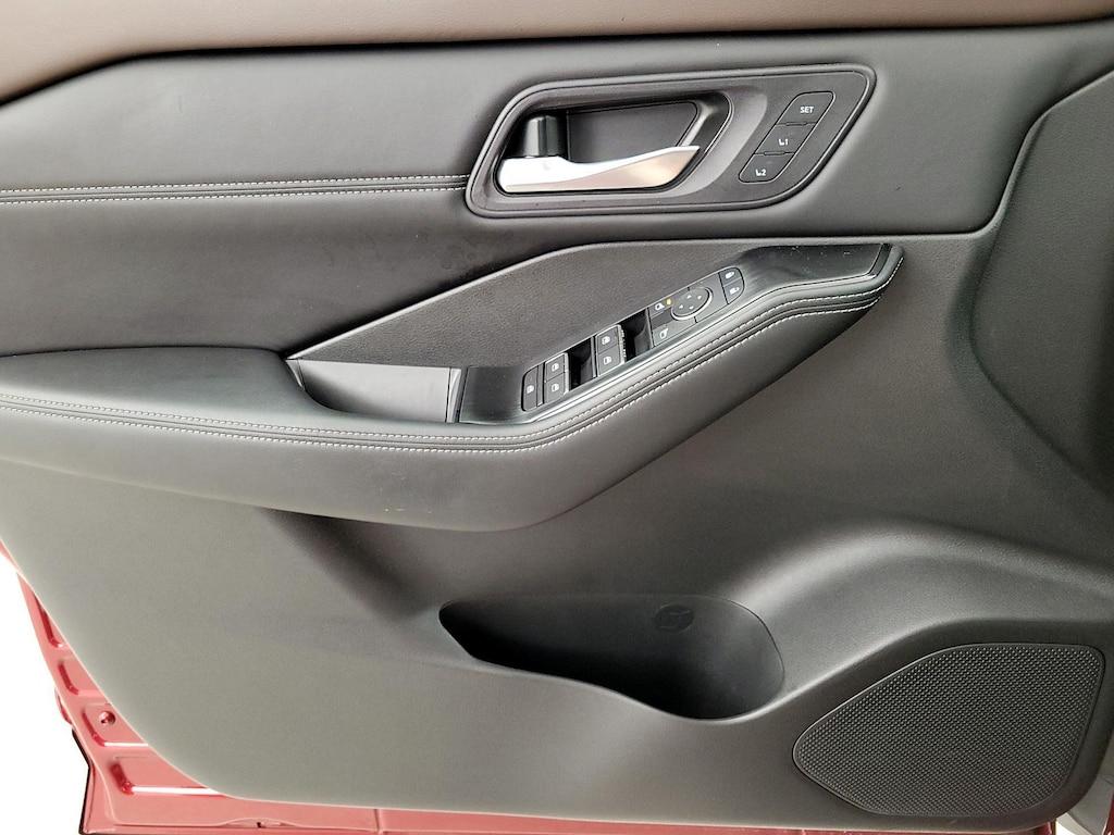 used 2023 Nissan Rogue car, priced at $31,998