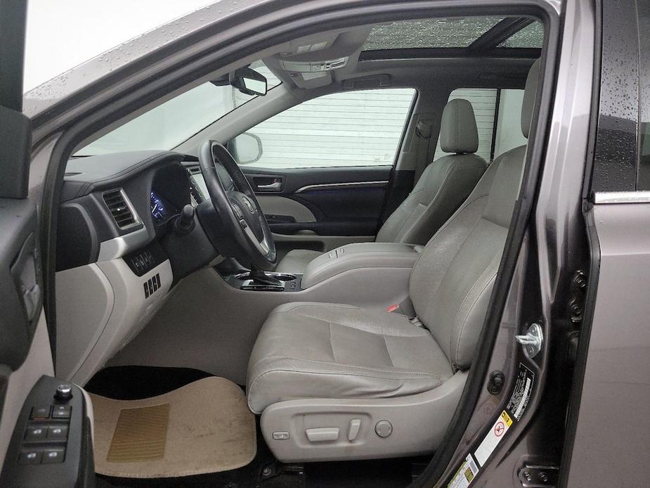 used 2015 Toyota Highlander car, priced at $20,998