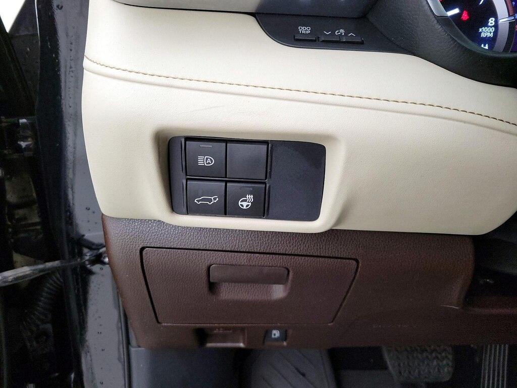 used 2021 Toyota Highlander car, priced at $39,998