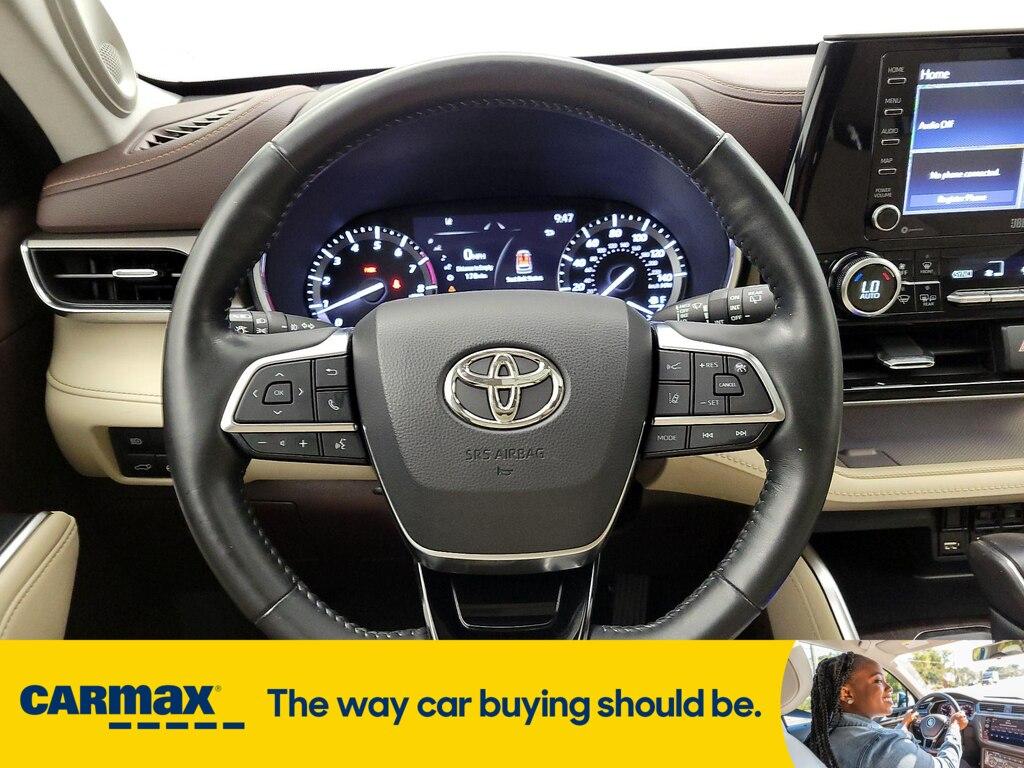 used 2021 Toyota Highlander car, priced at $39,998