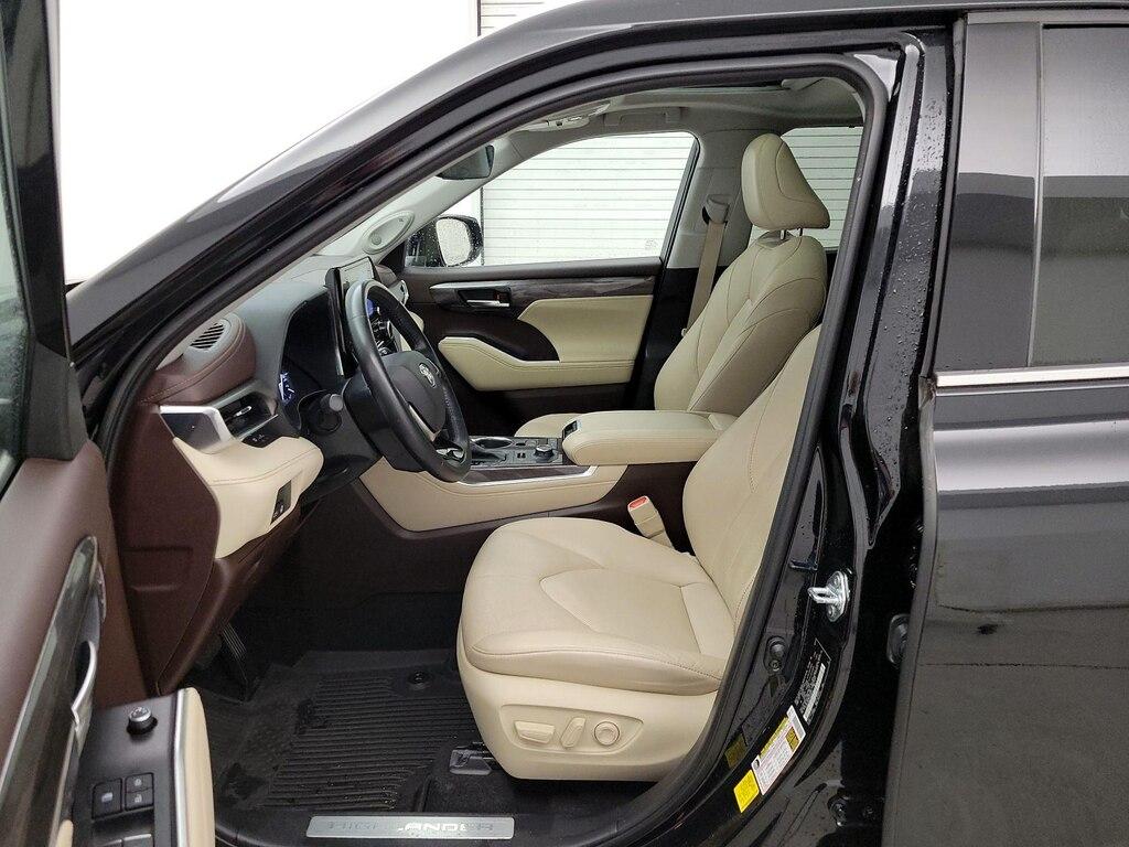 used 2021 Toyota Highlander car, priced at $39,998