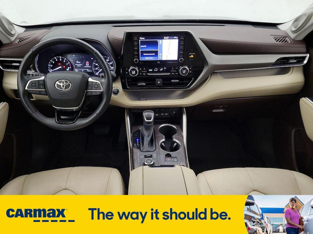 used 2021 Toyota Highlander car, priced at $39,998