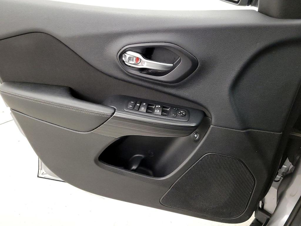 used 2016 Jeep Cherokee car, priced at $12,998