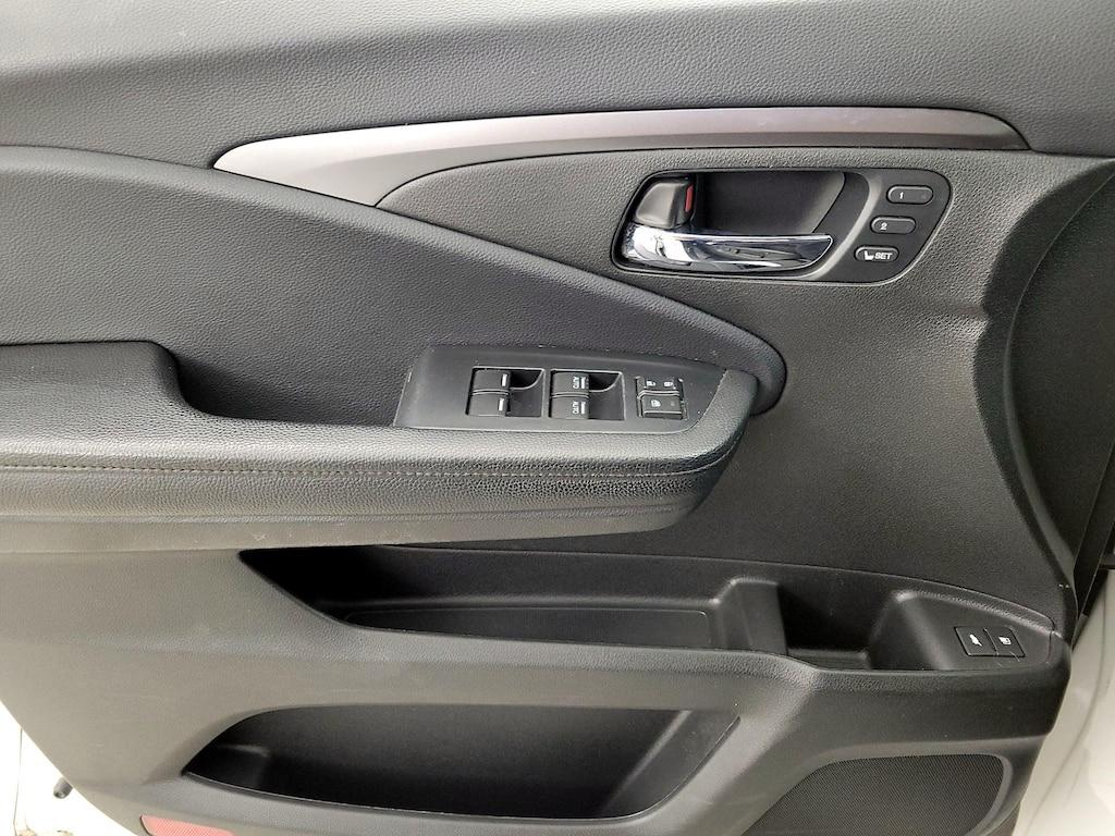 used 2022 Honda Pilot car, priced at $31,998