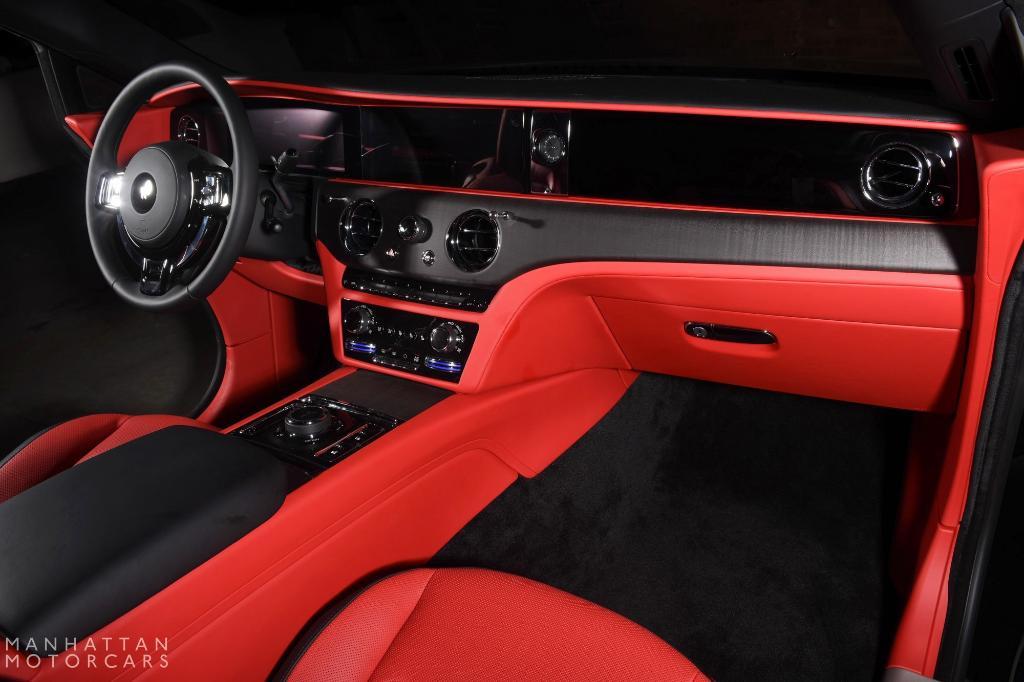 new 2025 Rolls-Royce Spectre car, priced at $469,125
