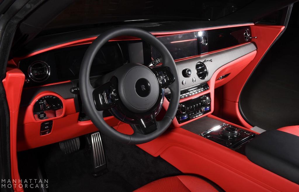 new 2025 Rolls-Royce Spectre car, priced at $469,125