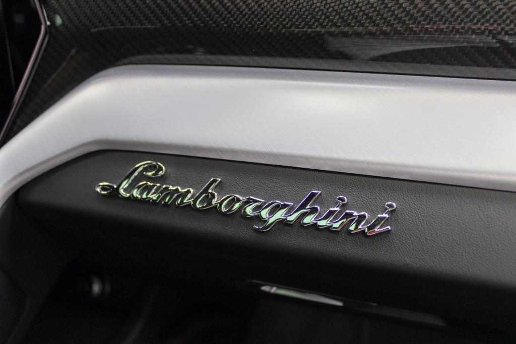 used 2021 Lamborghini Urus car, priced at $199,995