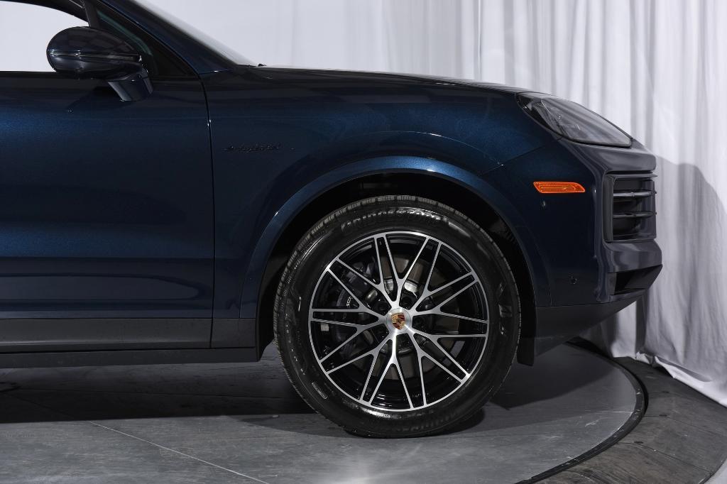 used 2025 Porsche Cayenne E-Hybrid car, priced at $109,995