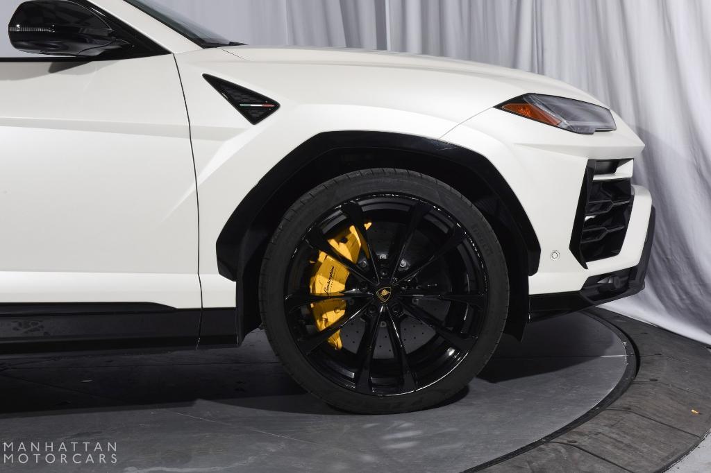 used 2022 Lamborghini Urus car, priced at $229,995