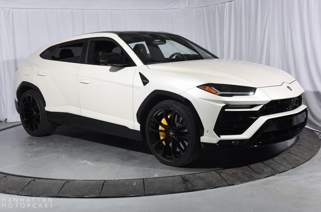 used 2022 Lamborghini Urus car, priced at $229,995