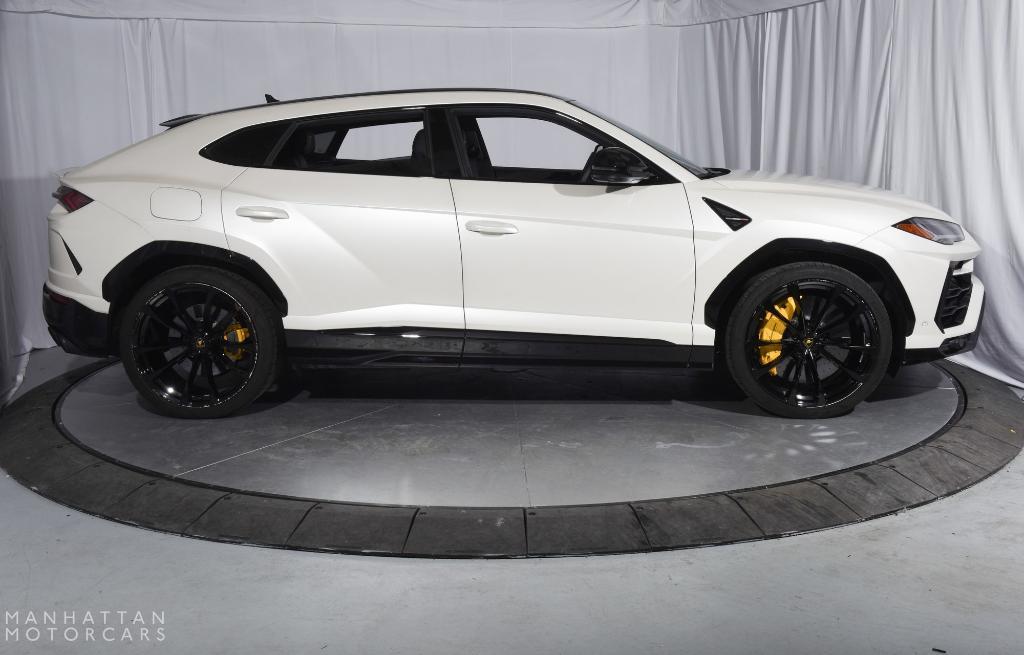 used 2022 Lamborghini Urus car, priced at $229,995