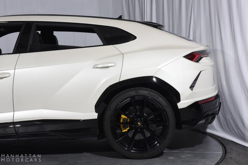 used 2022 Lamborghini Urus car, priced at $229,995