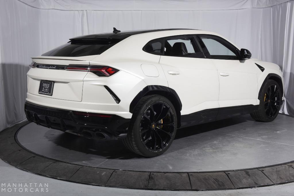 used 2022 Lamborghini Urus car, priced at $229,995