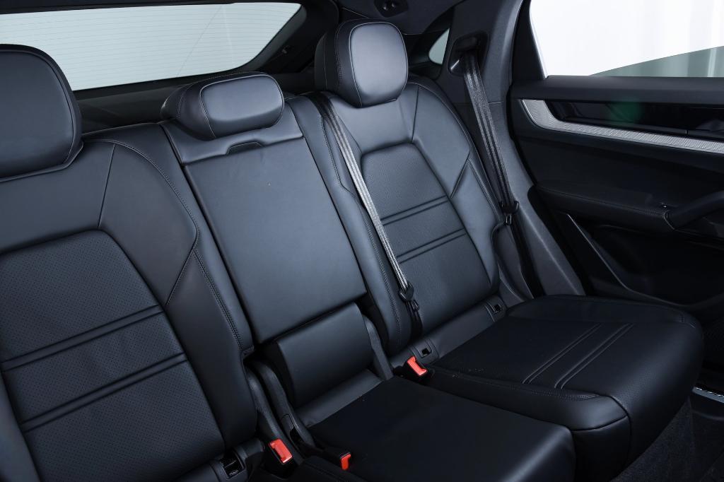 used 2024 Porsche Cayenne car, priced at $92,995