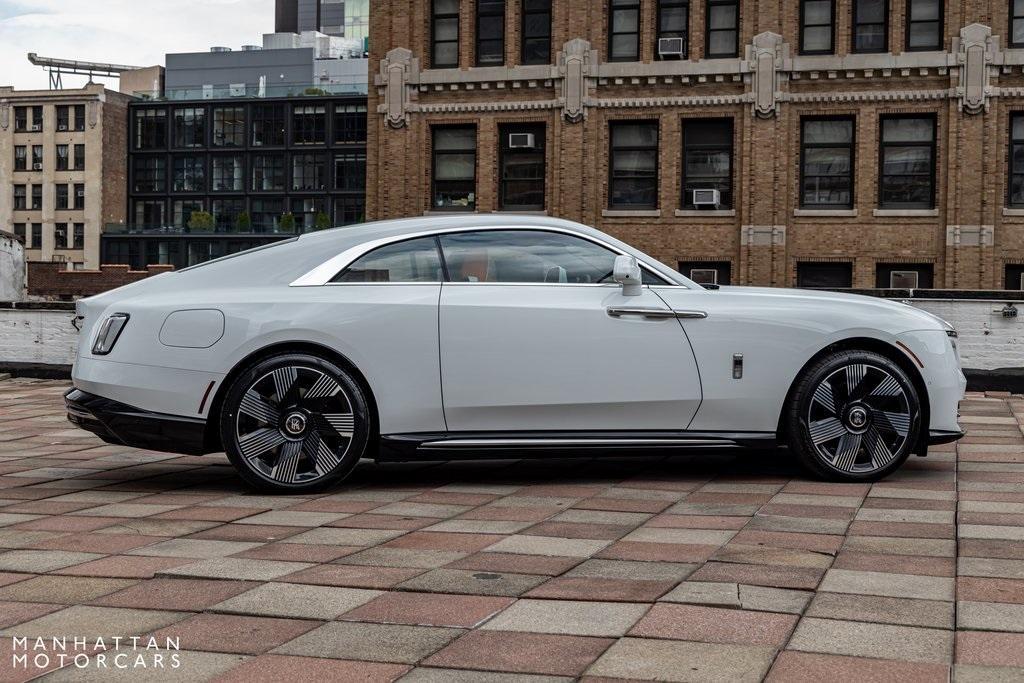 new 2024 Rolls-Royce Spectre car, priced at $496,225