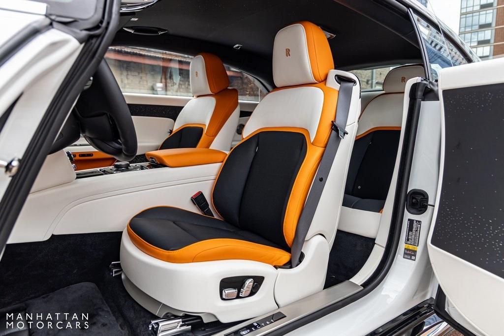 new 2024 Rolls-Royce Spectre car, priced at $496,225