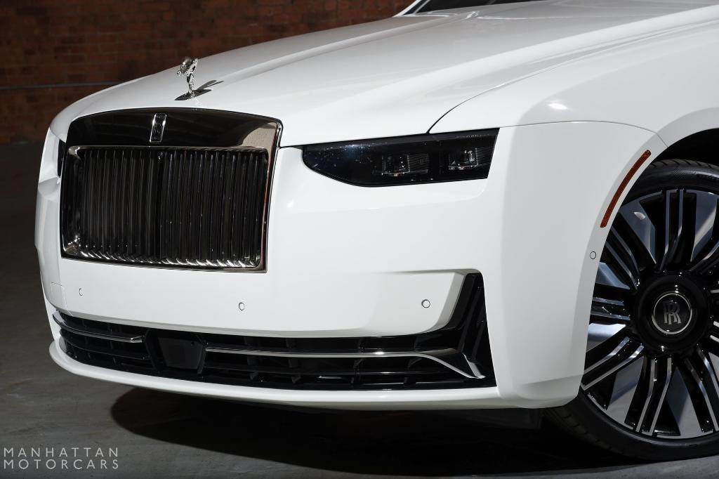 new 2025 Rolls-Royce Ghost car, priced at $399,300