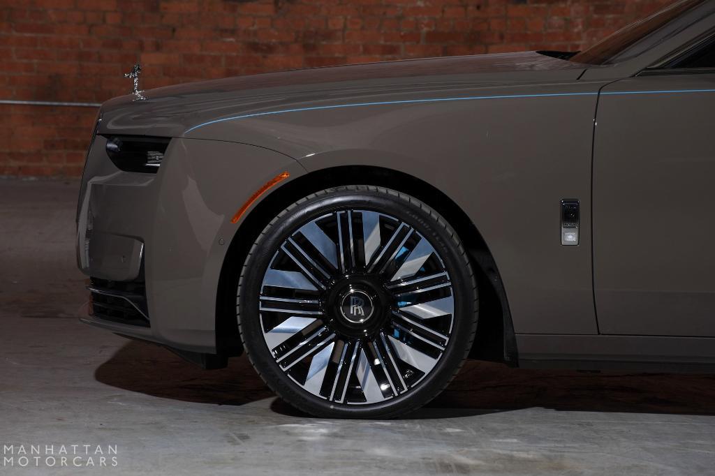 new 2025 Rolls-Royce Ghost car, priced at $458,125