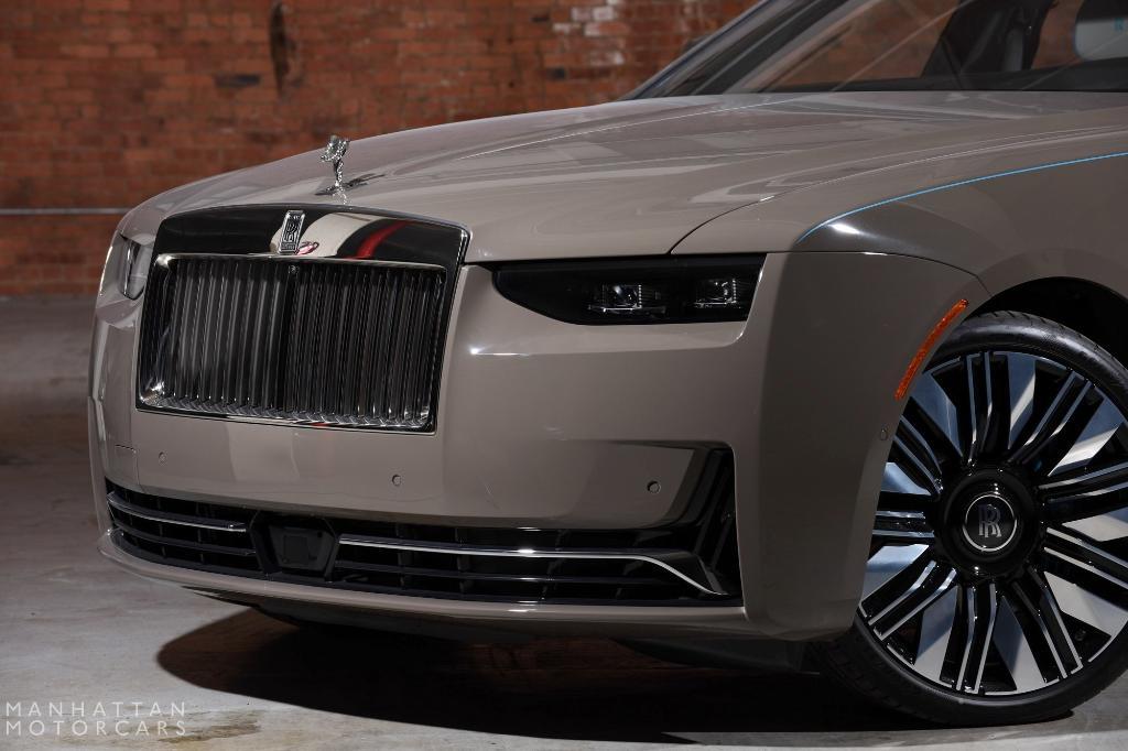 new 2025 Rolls-Royce Ghost car, priced at $458,125
