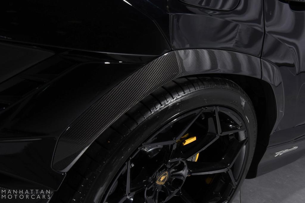 used 2024 Lamborghini Urus car, priced at $309,995