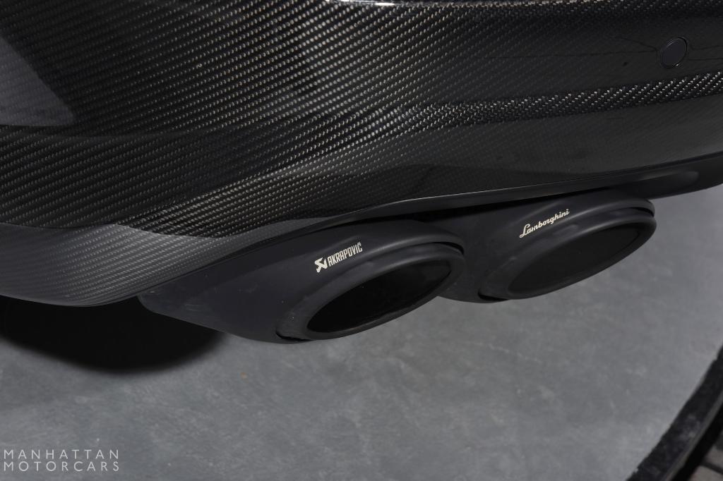 used 2024 Lamborghini Urus car, priced at $309,995