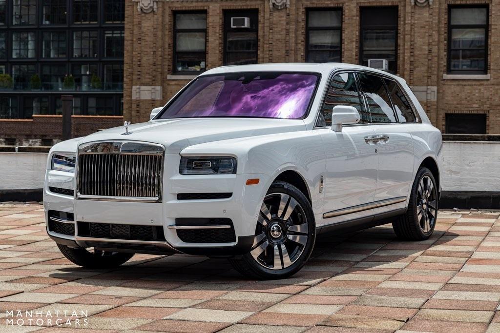 new 2024 Rolls-Royce Cullinan car