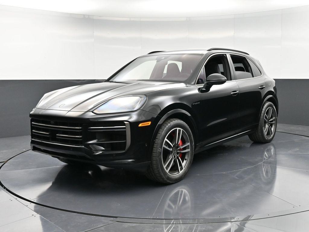new 2025 Porsche Cayenne car, priced at $174,085