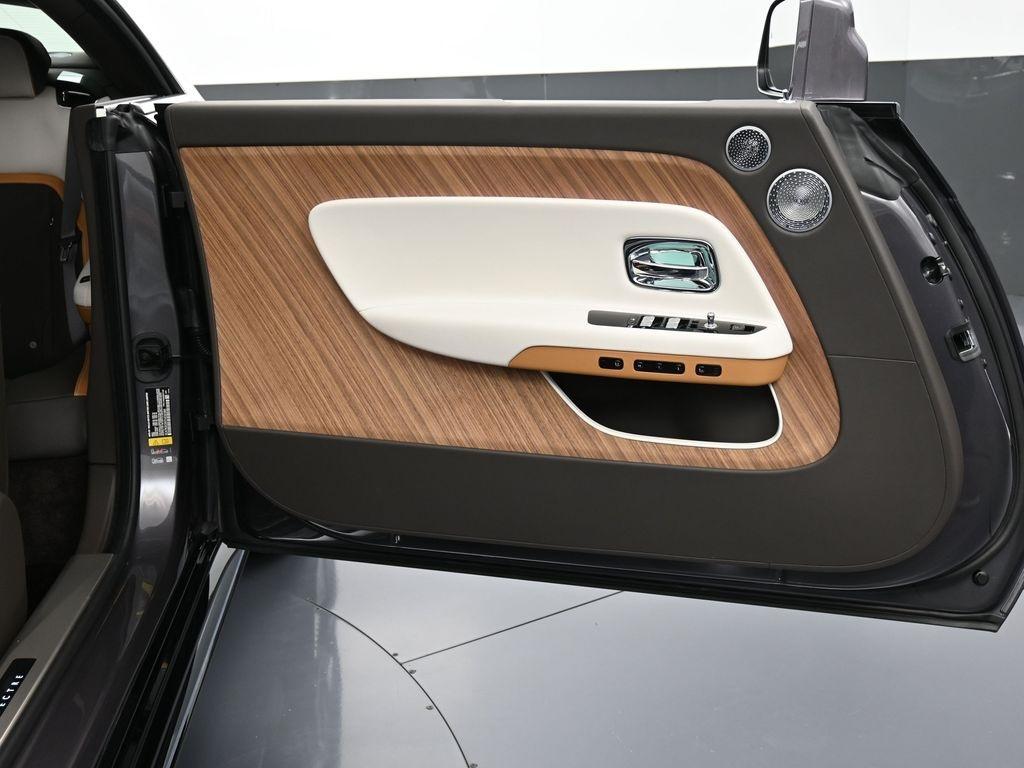 new 2026 Rolls-Royce Spectre car, priced at $459,550