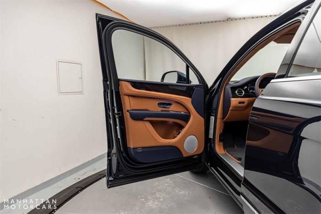 new 2024 Bentley Bentayga Hybrid car, priced at $227,290