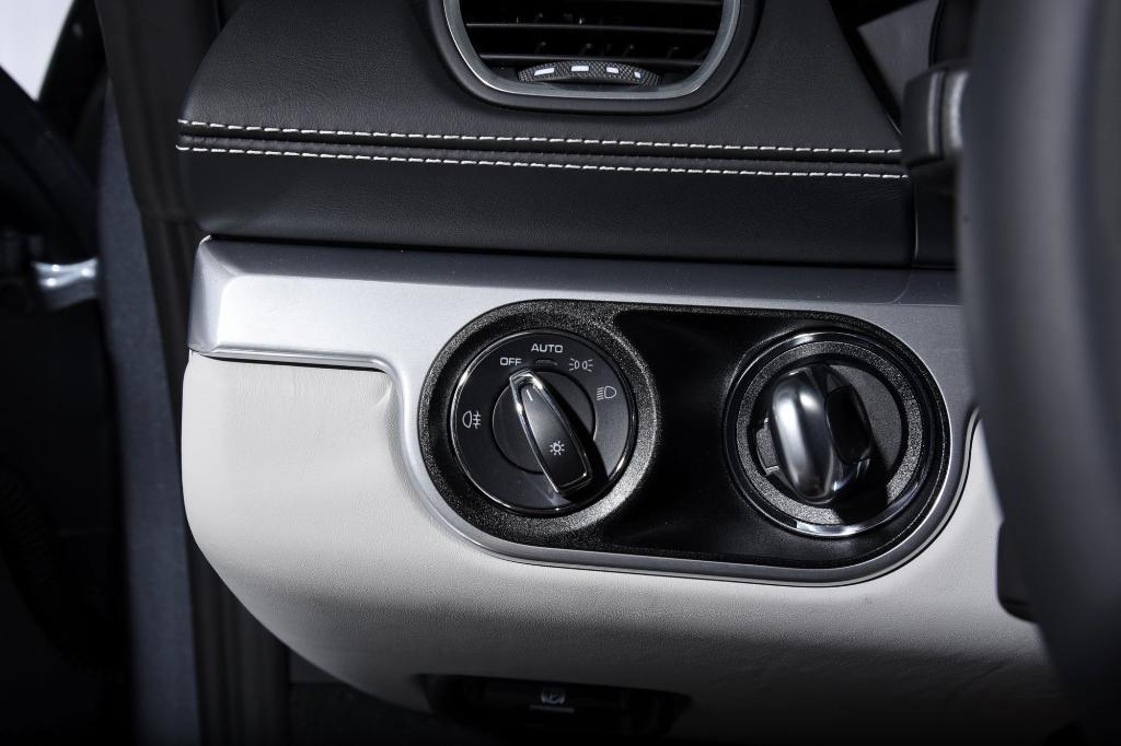 used 2025 Porsche 718 Boxster car, priced at $122,995