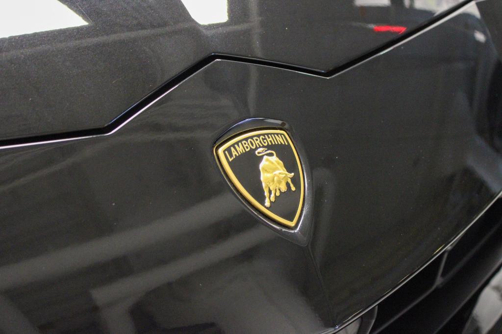 used 2021 Lamborghini Urus car, priced at $198,995