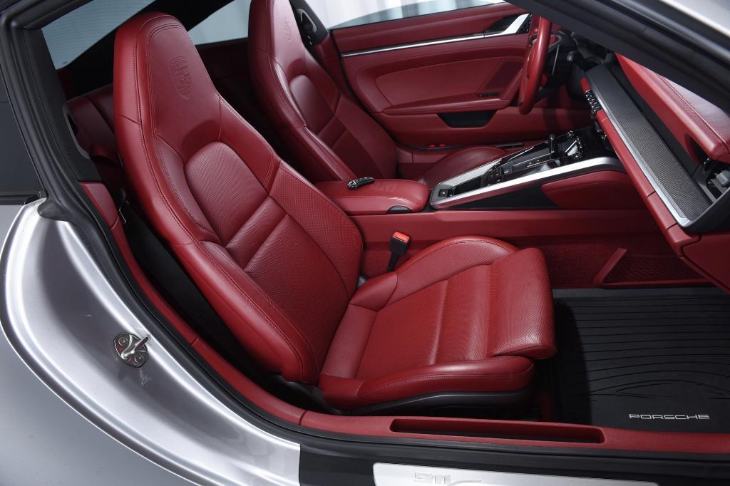 used 2021 Porsche 911 car, priced at $135,995