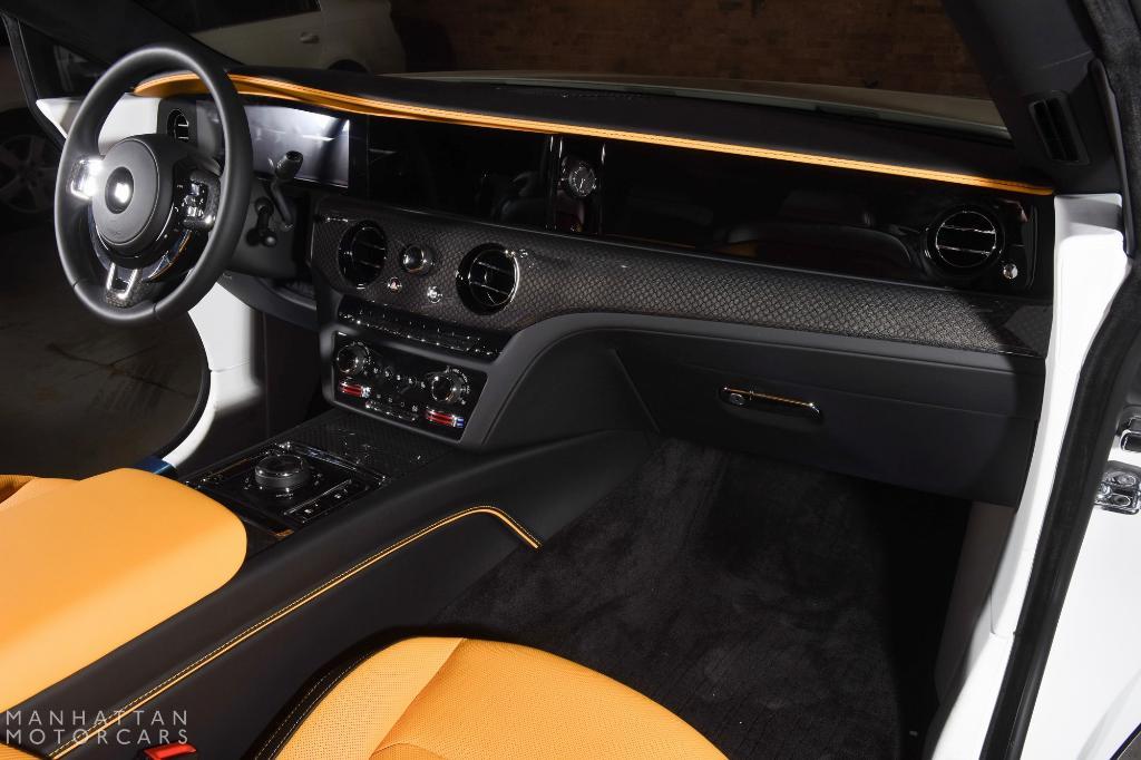 new 2025 Rolls-Royce Spectre car, priced at $559,875