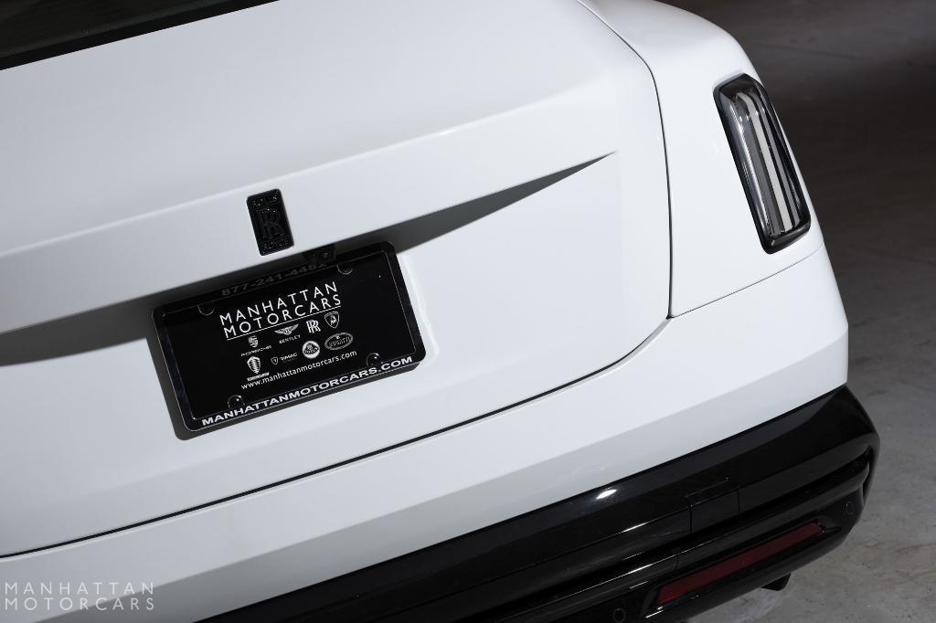 new 2025 Rolls-Royce Spectre car, priced at $559,875