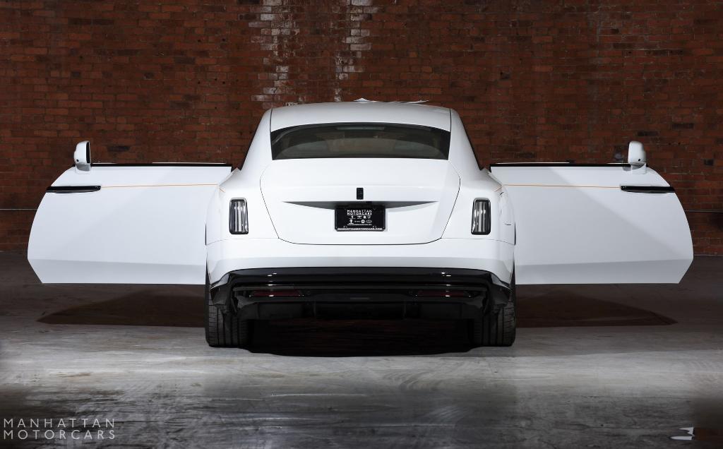 new 2025 Rolls-Royce Spectre car, priced at $559,875