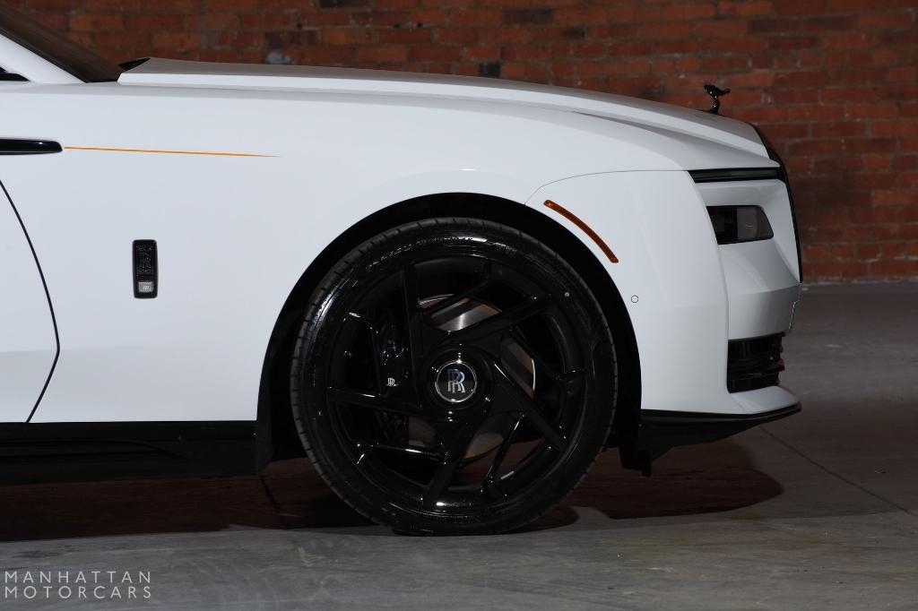 new 2025 Rolls-Royce Spectre car, priced at $559,875