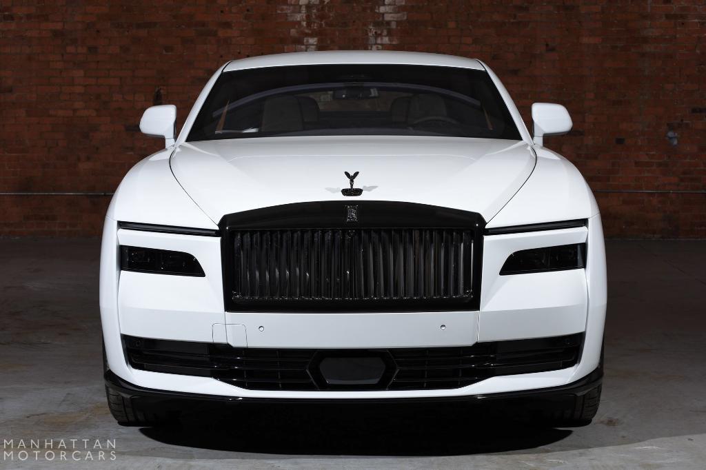 new 2025 Rolls-Royce Spectre car, priced at $559,875