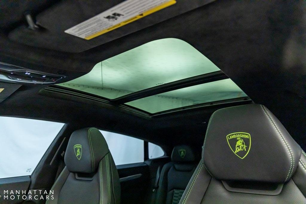 used 2022 Lamborghini Urus car, priced at $235,500