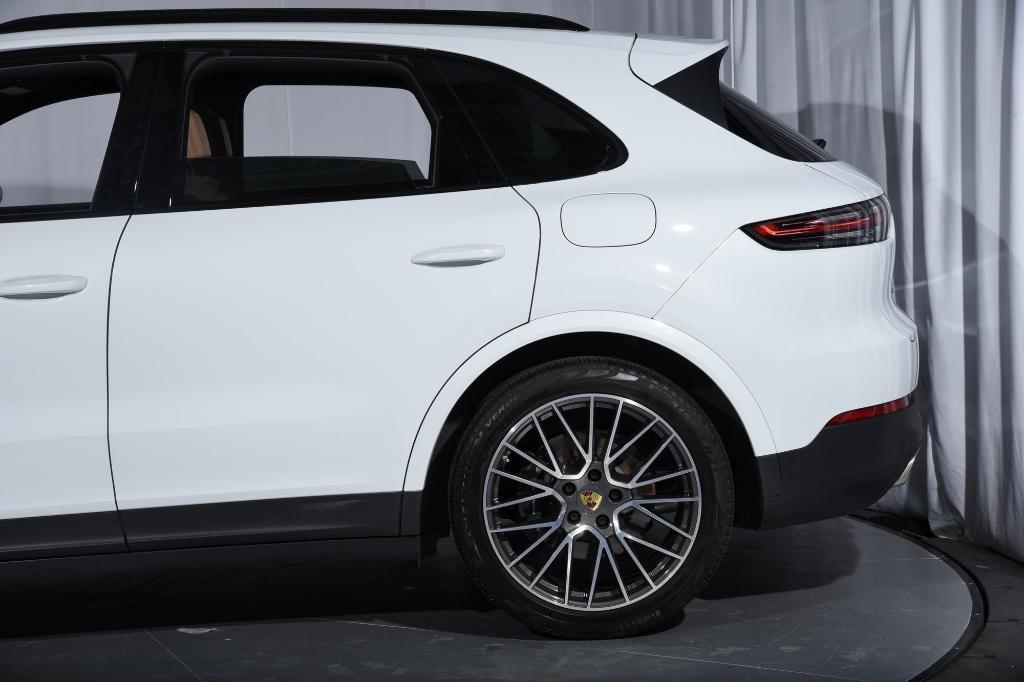 used 2021 Porsche Cayenne E-Hybrid car, priced at $74,995