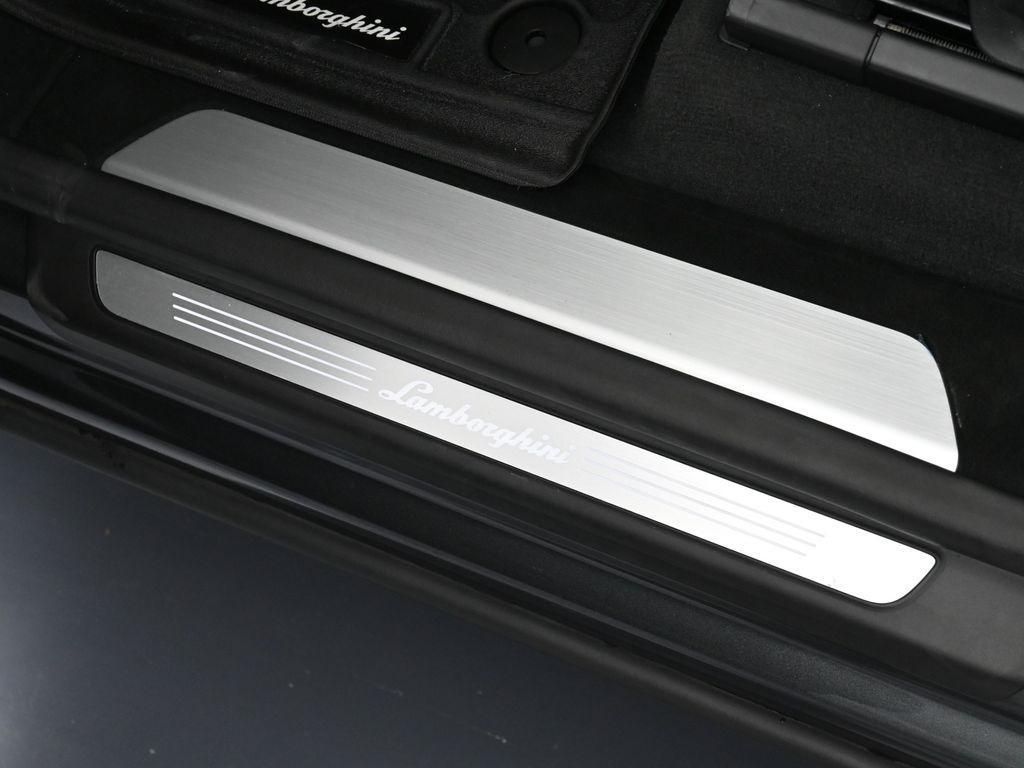 used 2024 Lamborghini Urus car, priced at $299,995