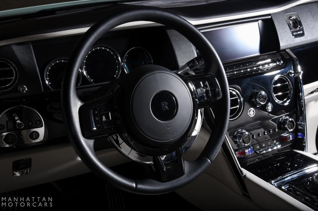 used 2022 Rolls-Royce Cullinan car, priced at $274,995