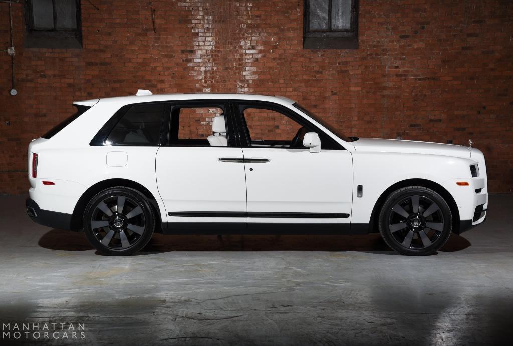 used 2022 Rolls-Royce Cullinan car, priced at $299,995