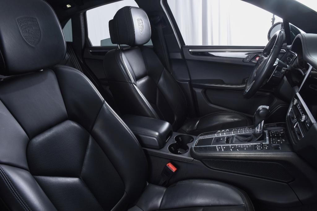 used 2021 Porsche Macan car, priced at $50,995