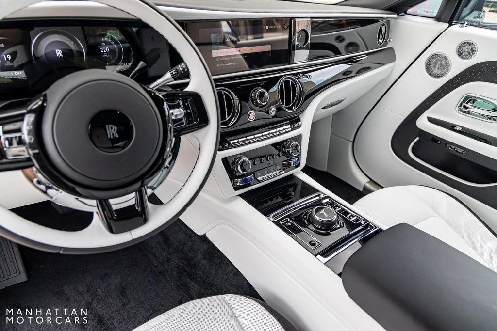 new 2024 Rolls-Royce Spectre car, priced at $493,200