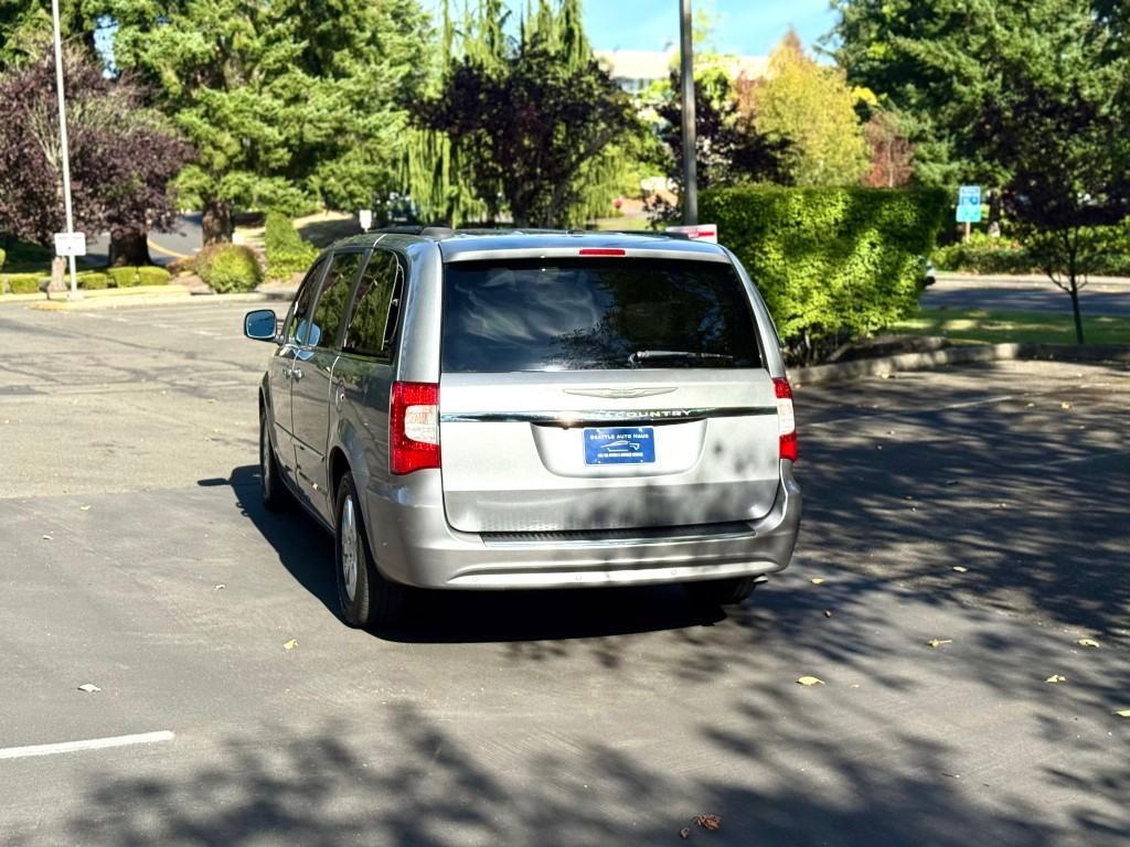 used 2014 Chrysler Town & Country car, priced at $8,999