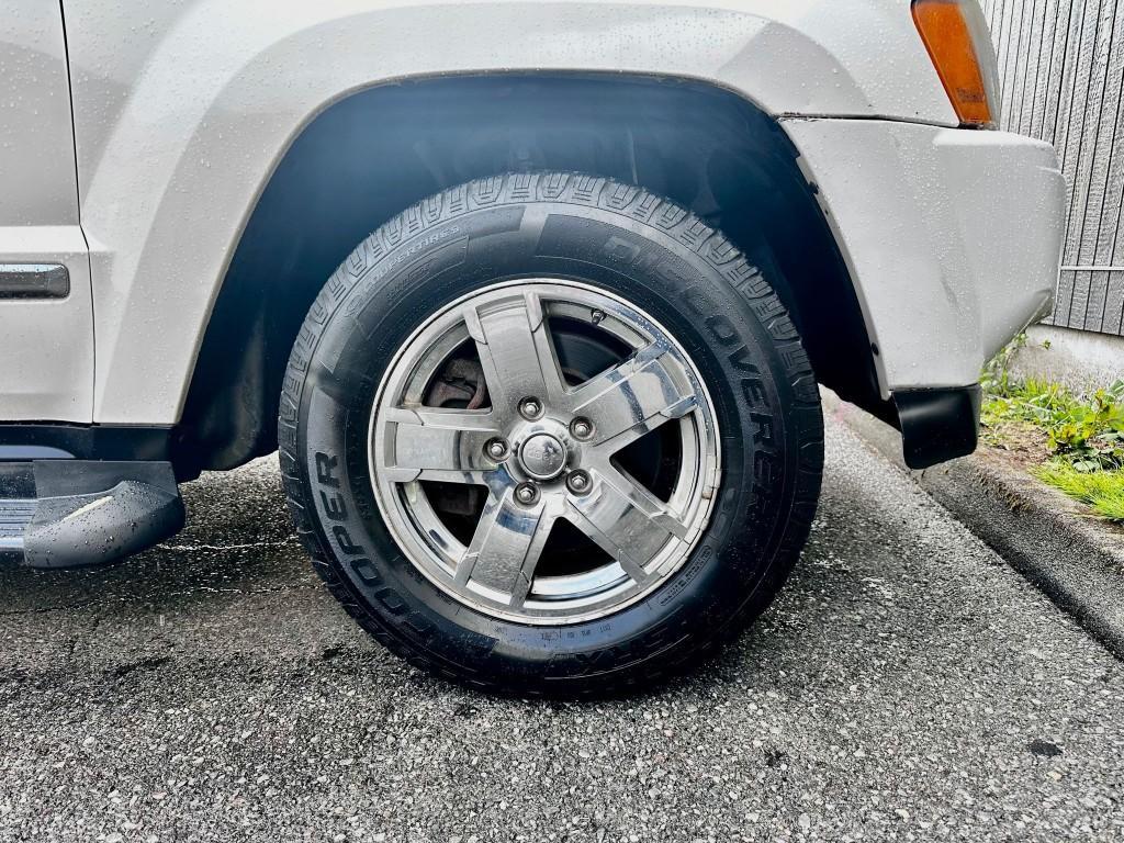 used 2005 Jeep Grand Cherokee car, priced at $6,871