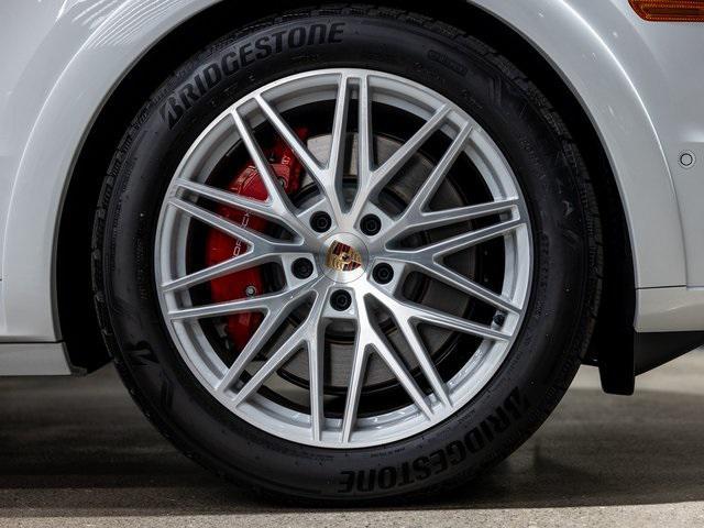 new 2025 Porsche Cayenne car, priced at $151,675